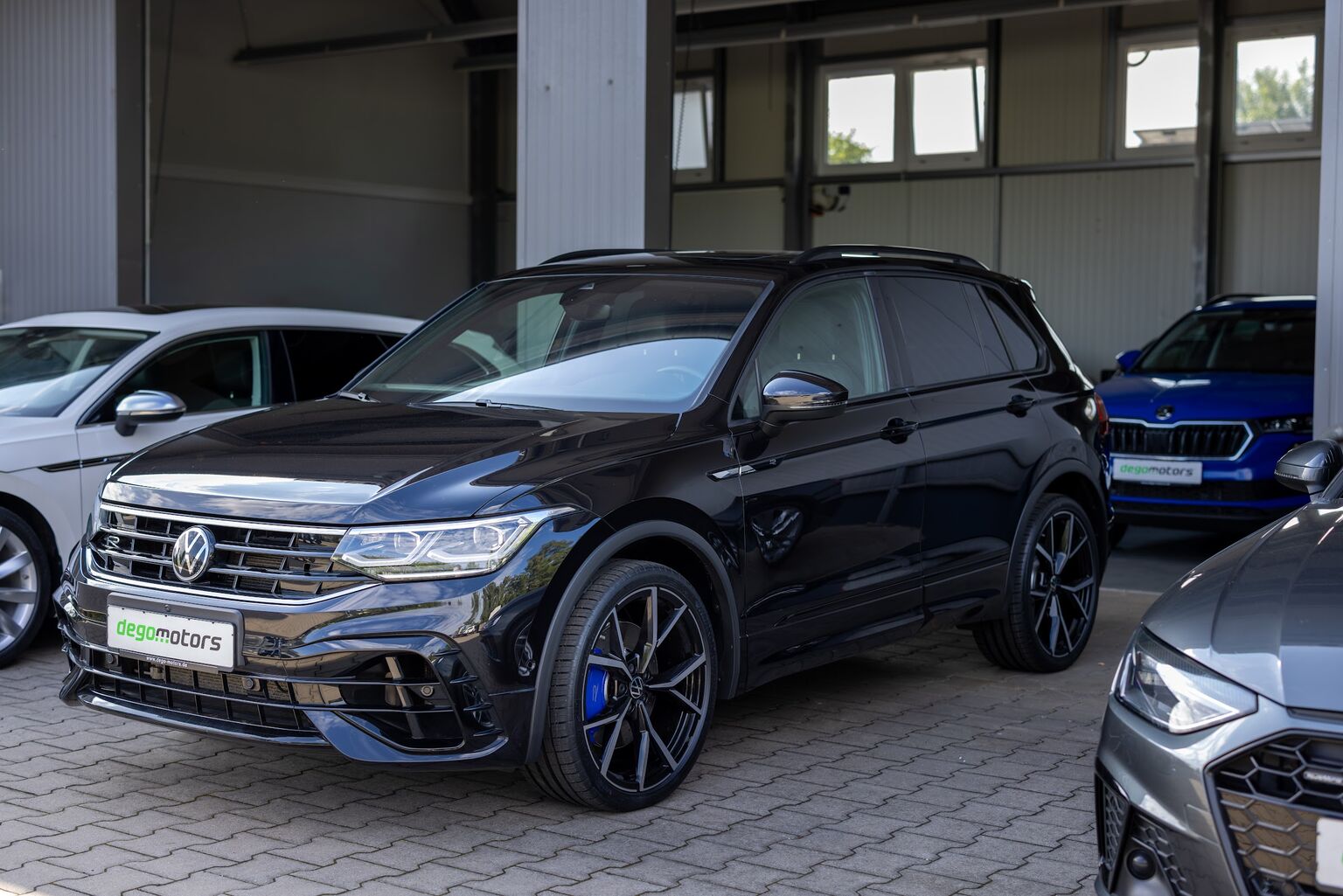 VW Tiguan auf dem Hof von Dego Motors in Nürnberg